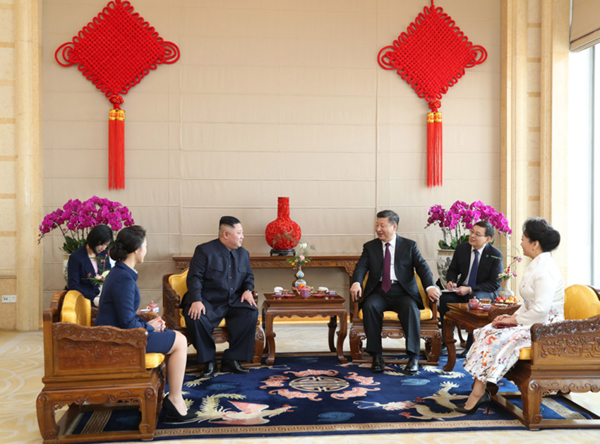 1月8日，中共中央總書記、國家主席習近平同當日抵京的朝鮮勞動黨委員長、國務委員會委員長金正恩舉行會談。這是1月9日，習近平在北京飯店會見金正恩。 新華社記者 黃敬文 攝