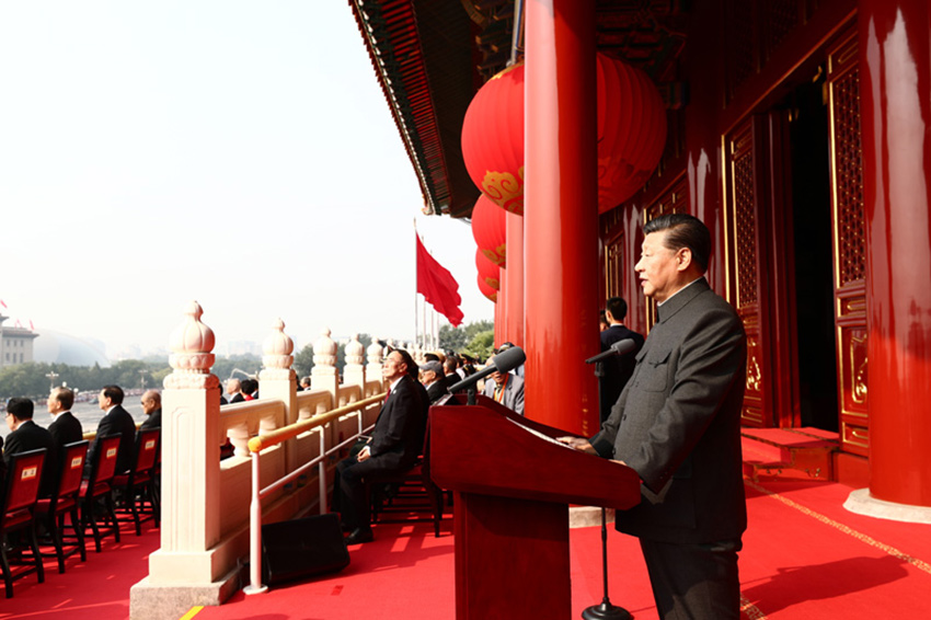 10月1日上午，慶祝中華人民共和國(guó)成立70周年大會(huì)在北京天安門廣場(chǎng)隆重舉行。中共中央總書記、國(guó)家主席、中央軍委主席習(xí)近平發(fā)表重要講話。 新華社記者 蘭紅光 攝