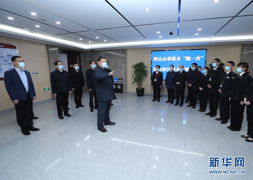 3月30日，中共中央總書記、國家主席、中央軍委主席習近平在浙江省安吉縣考察。這是習近平在安吉縣社會矛盾糾紛調處化解中心調研，了解基層矛盾糾紛調解工作情況。 新華社記者 鞠鵬 攝